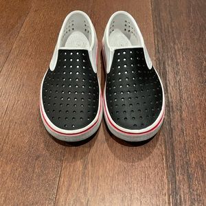 Boys Natives size says J1